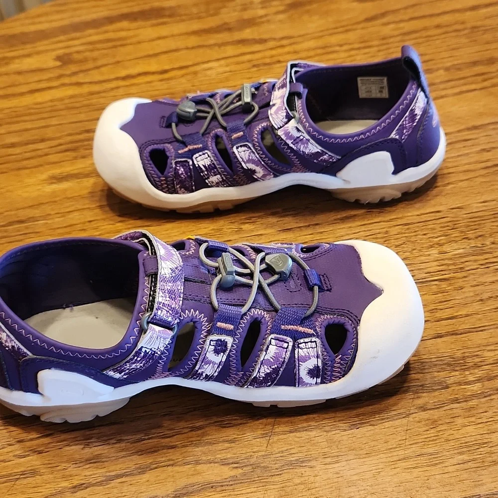 Keen Closed Toe Fisherman Comfort Purple Sandals Size 5